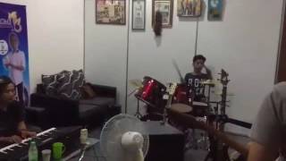 Video thumbnail of "Mengusung rindu(cover)- Khalis&The Real Spin"