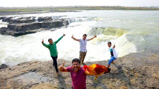 Download Lagu নদীর পাড়ে জমিয়ে জিরা রাইস সঙ্গে দেশি মুরগি খাওয়া | Jeera Rice \u0026 Deshi Chicken curry village style MP3