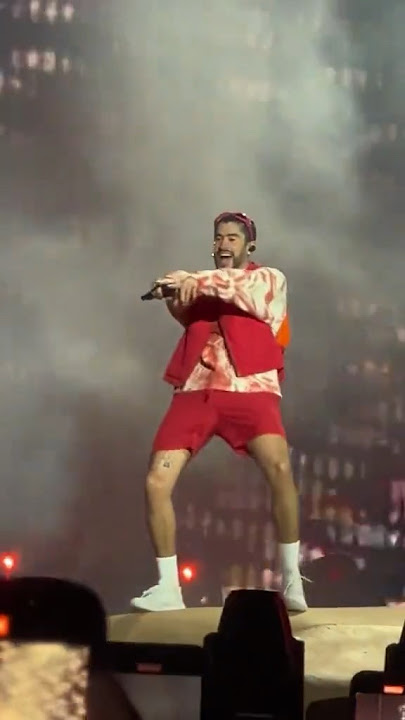Bad Bunny Shows Off His Moves 🕺🏻#badbunny #mostwantedtour #shorts