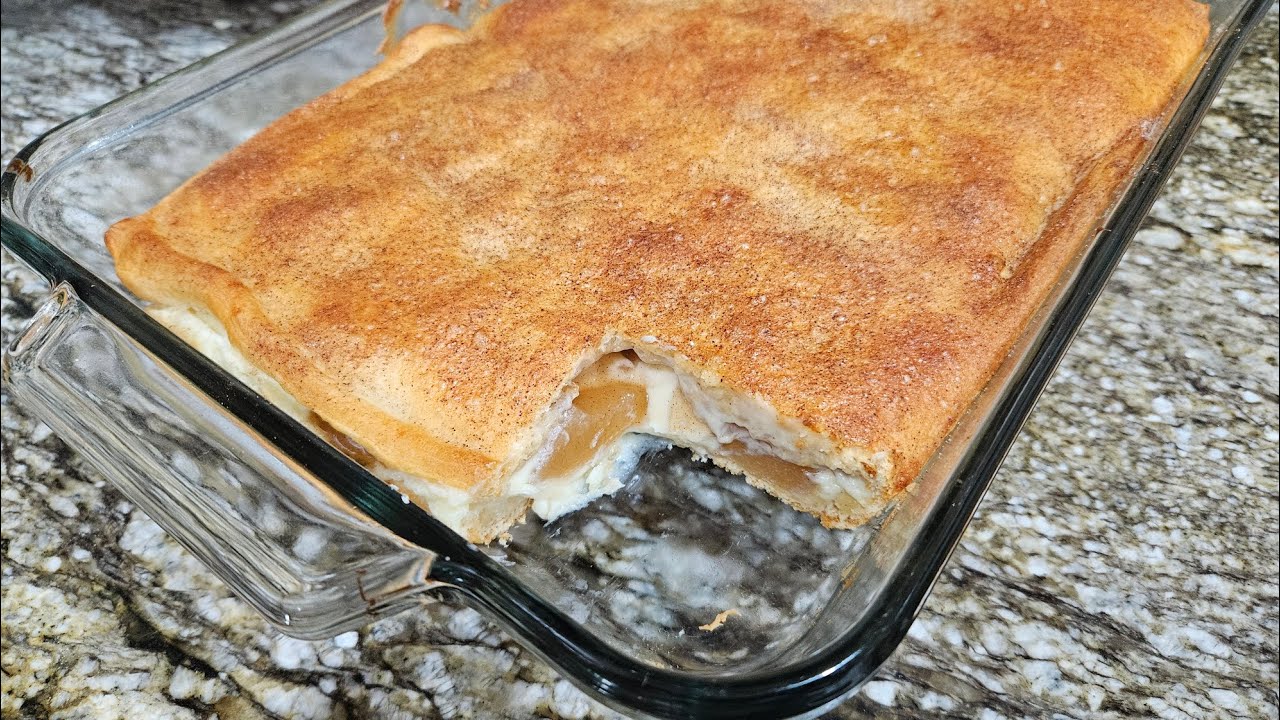 Apple Pie Cream Cheese Coffee Cake!!!! AMAZING ❤️ #creamcheeserecipe #homemade  #youtubeshorts