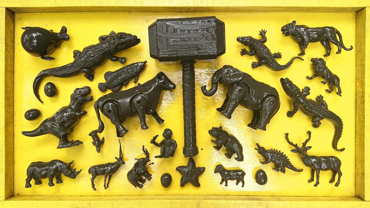 Membersihkan mainan hewan gajah 🐘 sapi 🐮 domba 🐏 ayam 🐥 bebek angsa 🦆 singa 🦁 unta 🐫 badak 🦏 kuda 🐴