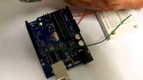 Arduino Serial Monitor Demo with Light Sensor