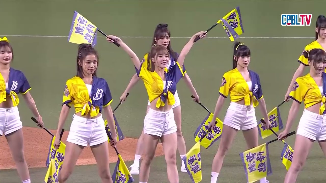10/19 台灣大賽G2 樂天 VS 中信 賽前，中信啦啦隊Passion Sisters為台灣大賽G2帶來精彩的開場表演
