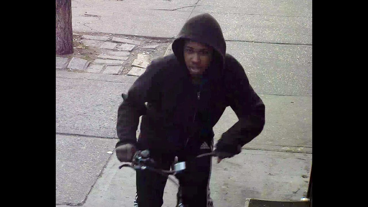 Bike theft CAUGHT on Surveillance camera by safezone24 - YouTube