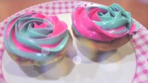 Two-toned Buttercream Rosette Tutorial (Funfetti Cupcakes: Part 2)