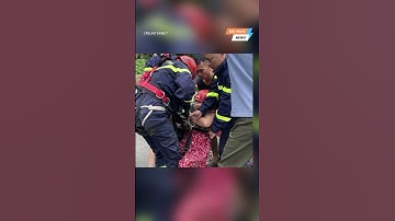 2 giờ ngẹt thở giải cứu 2 người đi xe máy lao xuống vực ở Ba Vì #tintuc #bwgr #bigwavenews #shorts