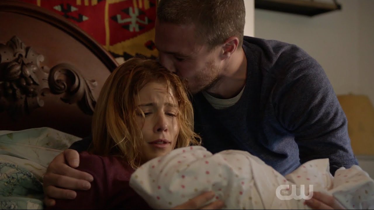 Felicity gives birth! Arrow s07e16!