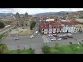 Plaza de armas de cajamarca vista desde un drone noche y da