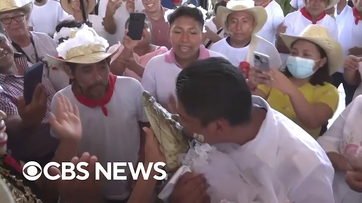 Mexican mayor "marries" crocodile as part of local harvest tradition - DayDayNews