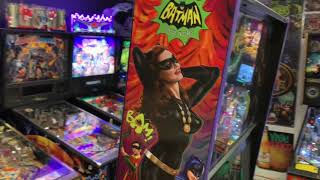 Catwoman Premium Pinball Machine -Unboxing, Saving the Box & Setup of this new Stern Pinball Machine