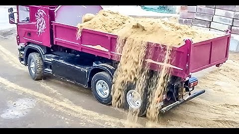 RC truck, iPhone 6 Plus + Slow Motion Test with 240 fps! Truck loses load!