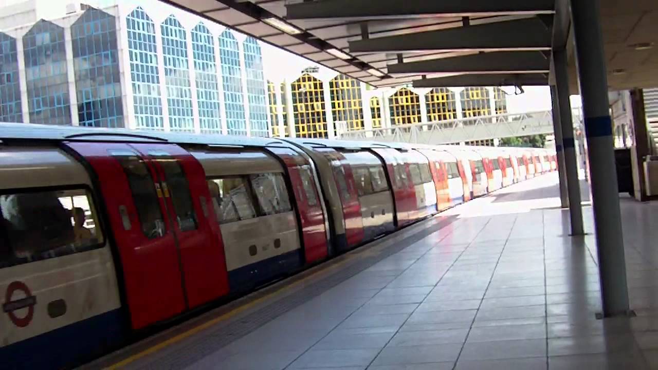 Jubilee line at Stratford Station YouTube
