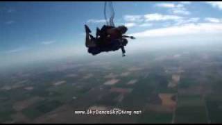 Sisters make a skydive