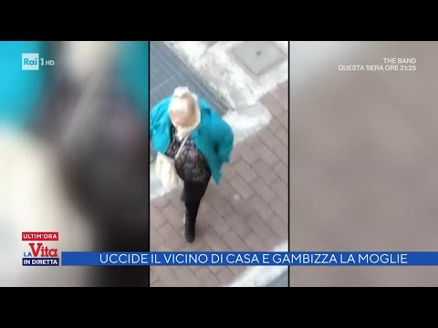 Lei ha la pistola in mano, la vittima è a terra con la moglie - La vita in diretta 29/04/2022