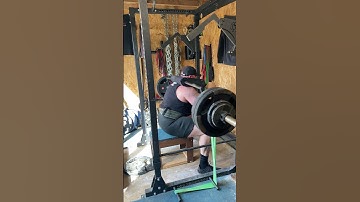 Dynamic effort box squats week 3. 140kg/315lbs + bands 5x5 #strongman #conjugatemethod
