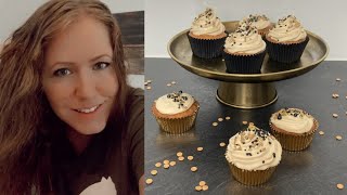 Viinimarja-Kinuski Cupcakes