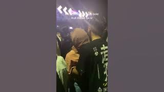 konser pelukan yang menguntungkan