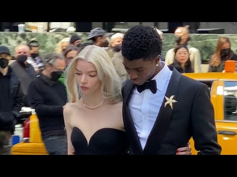 Video: Hollywoods Stigande Stjärna: Anya Taylor-Joy