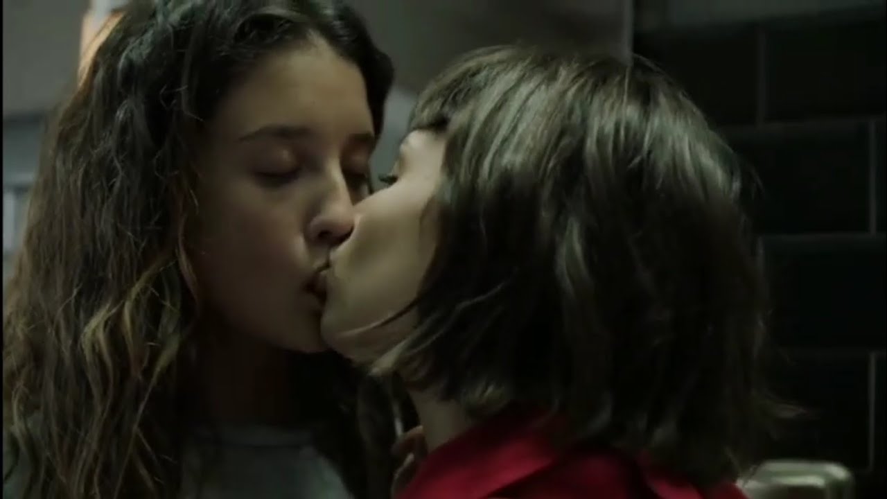 Maria pedraza lesbian kiss