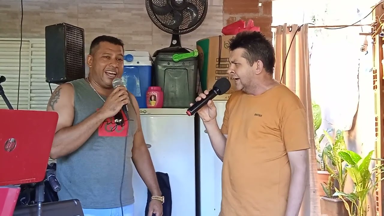 Marcos e Vinícius em Domingo de ensaios/Barquinha de ouro/ Guilherme Silva 