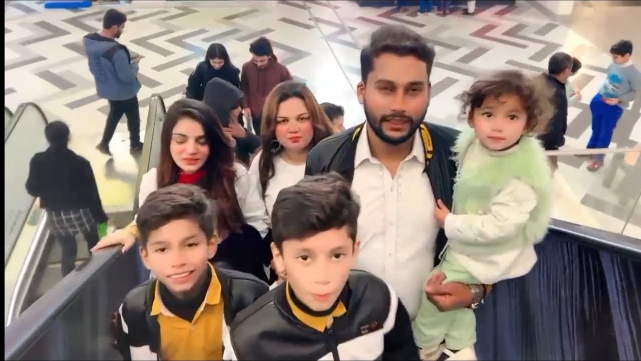 Beviyo ki farmaish par 😄 Unlimited Fun with Both wifes 😍😍😍 and kids Enjoying the moment 😍☺️💕