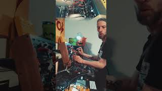 live glitchin the breaks, vocals, and acid on the #modularsynth