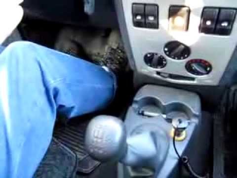 Работа с педалями на механической коробке передач