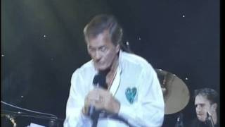 Watch Pat Boone Smoke On The Water video