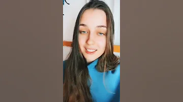 СЛУЧАЙНО получила золотую медаль в школе!