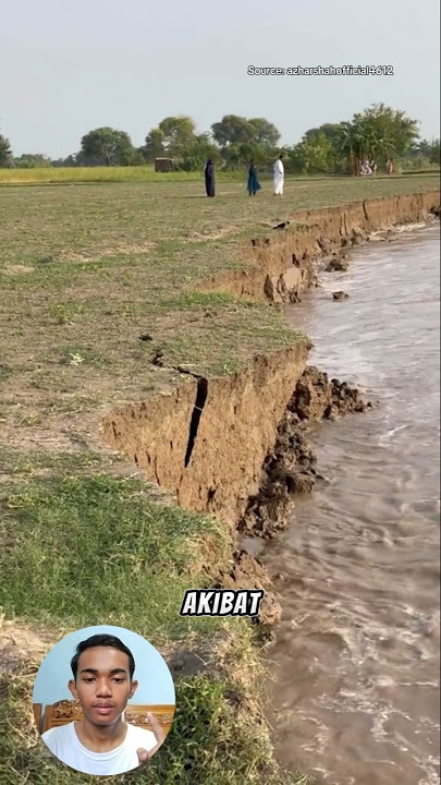 Tanah ini terkikis karena gelombang air laut #shorts