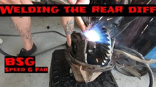 Burnout Build Ep 4 - Flipping the rear differential and welding it solid