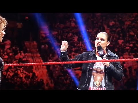 WWE RAW Charlotte vs Nia Jax Shaynaが邪魔をする