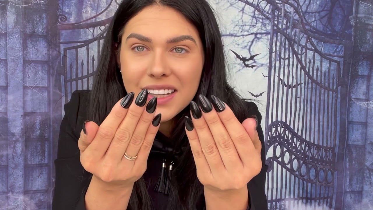 Moitié Cosmetics 10-Day Nails application tutorial