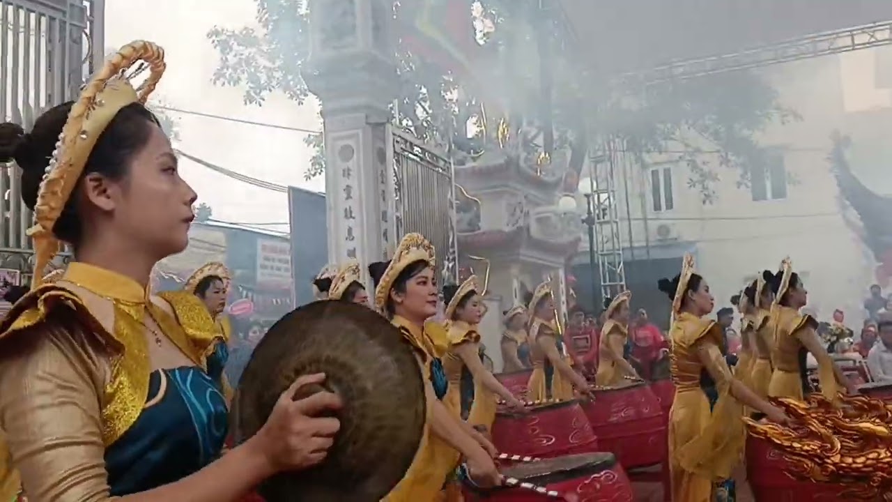 Đội trống Đình Tân Tiến vinh dự khai trống tại Đình Yên Phúc. Mở đầu cho một mùa lễ hội đầy ý nghĩa.