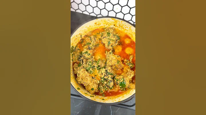 Have you ever tried adding water leaves to egusi? #nigerianfood #egusisoup #egusandfufu