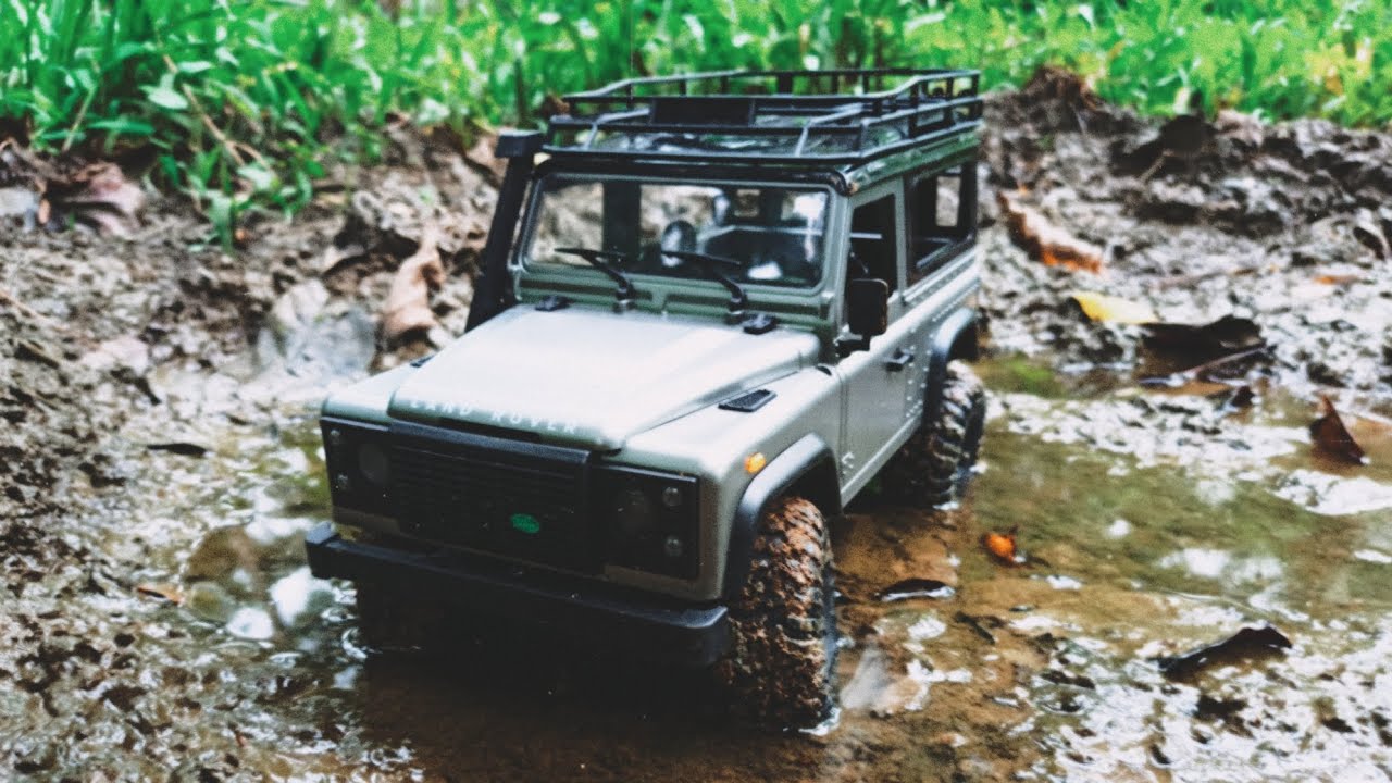 RC Defender Off-road 4x4 Land Rover River| Mud| Grass Trail - YouTube