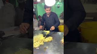 Street Special Bun Kabab of Karachi | Pakistani Street Food Egg Anday Wala Burger | Egg Burger