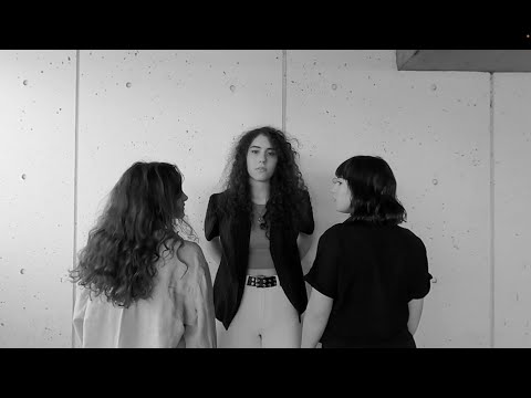 Wall Girl - MANU XAVIER (Official Music Video)