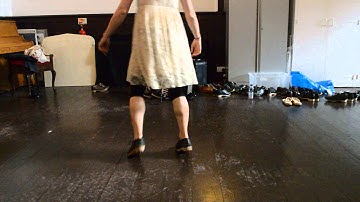 Hannah James beginner clog workshop Lewes with Instructions