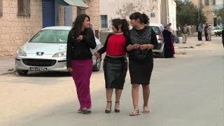 Historic Jewish community holds out on Tunisia island