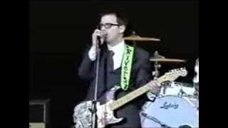 Weezer - Buddy Holly live in Japan - Amazing!