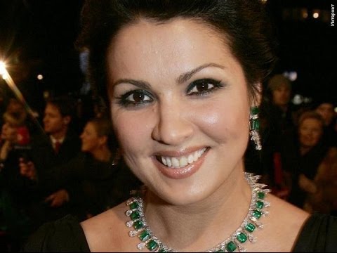 Video: Anna Netrebko kocht een ruim appartement