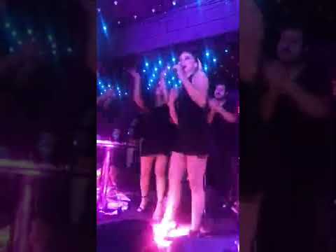 GİZEM KARA & BERNA KARAGÖZOĞLU - Frikik - YOK Canlı Konser