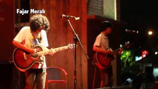 Video thumbnail of ""Apa Guna" - Fajar Merah"