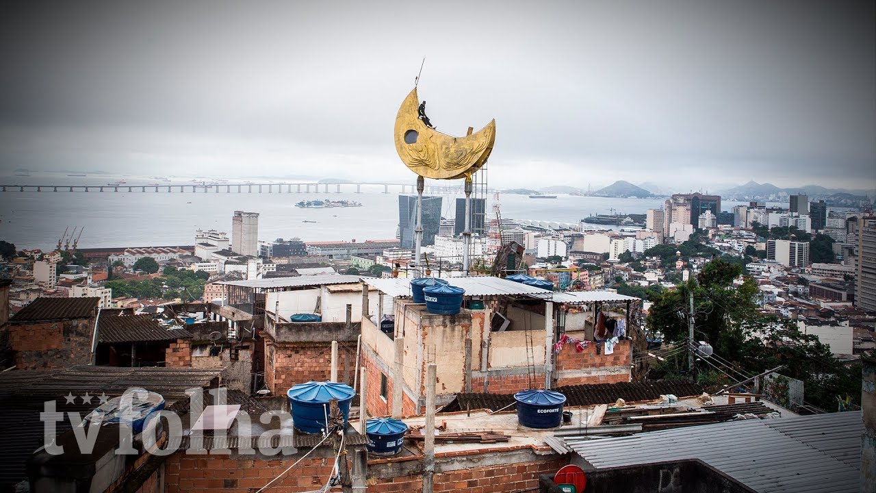 Morro Da Lua JR no RJ: O artista francês que construiu uma lua no morro - YouTube