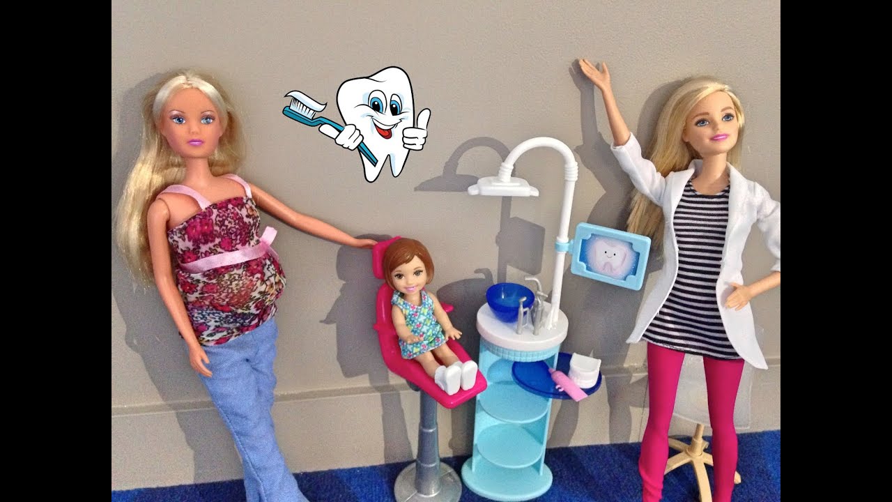 Mis Kinderachtig intelligentie Dr. Barbie - First visit to the dentist - Annie goes to the dentist - Julia  Silva - YouTube