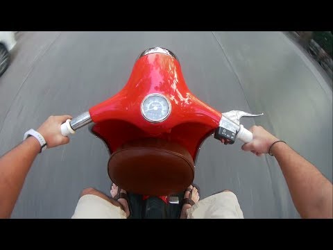 Video: 1968 Vespa Scooter kääntyi toiminnalliseen työasemaan