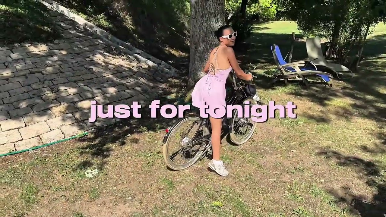 B.O.M. (Boss Of Me) - Sophia Links (Lyric Video)