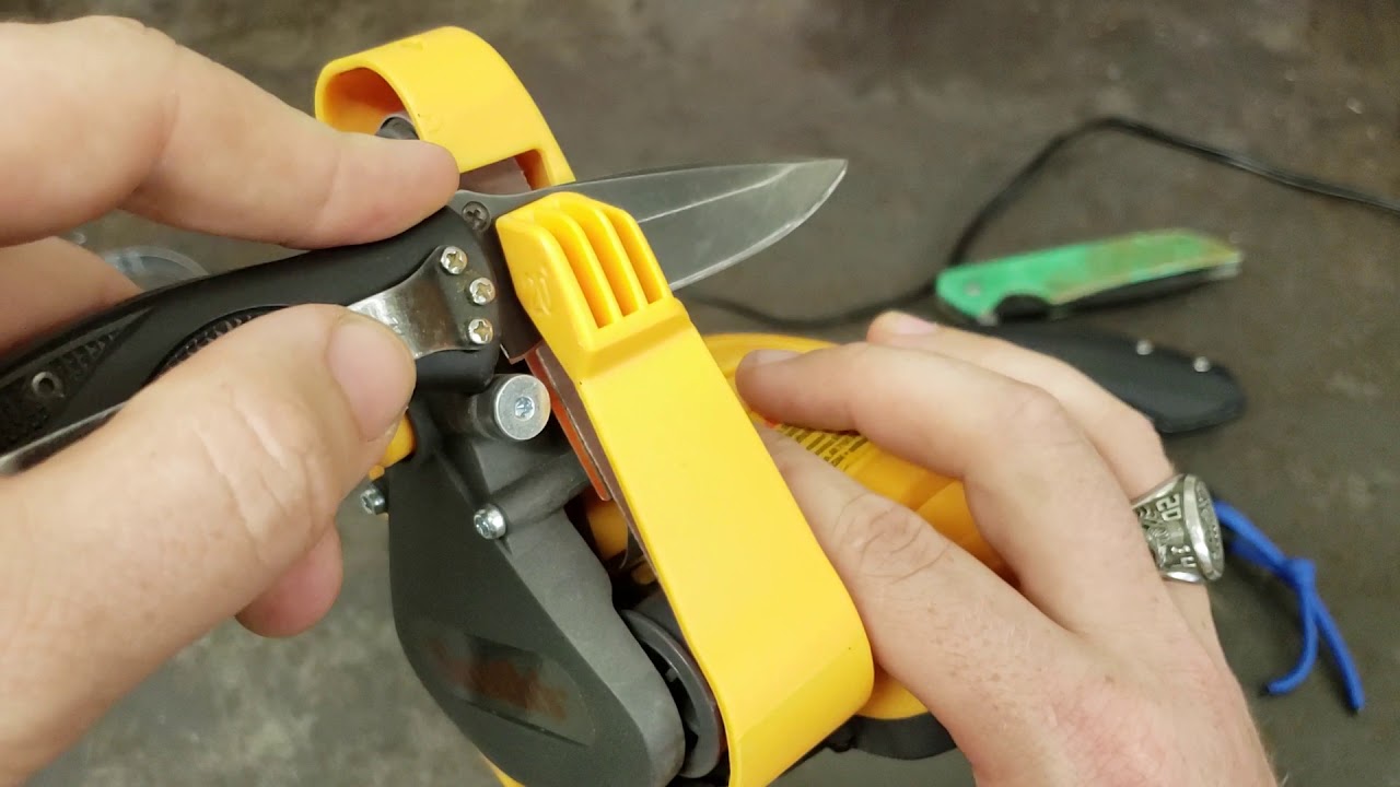 Smith's 50969 Cordless Electric Knife and Tool Sharpener – Yellow –  Rechargeable – Portable – Soft Grip Handle – Replaceable Belts – Rotating  Head –