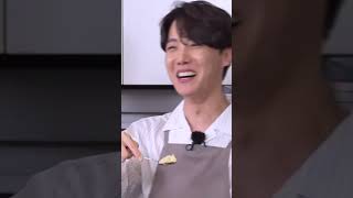 BTS cooking 🍳 Funny 🤣 Hindi Dub #Bts #cooking #hindidub #viral